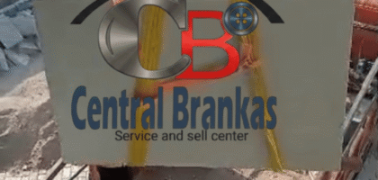 Menggunakan Alat Berat