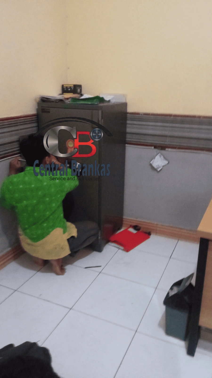 Penyetelan Kode Brankas Baru