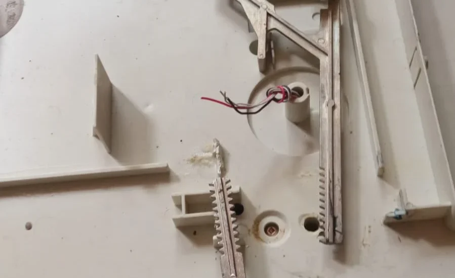 ahlinya sistem Pengunci pada Brankas